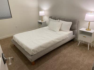 Large Master Bedroom in Stockton. All utilities i Main Photo