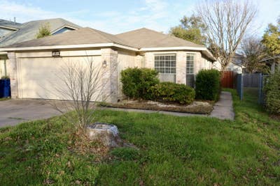 Bedroom available for immediate move-in (South Aus Main Photo