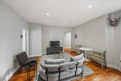 Room in East Harlem on a flexible lease Main Photo