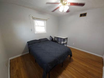 Large Room with Modern Amenities and Large Yard Main Photo