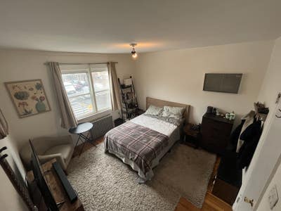 East Williamsburg: Large Room Open Main Photo