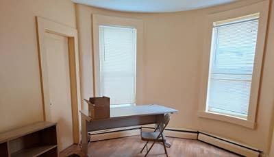 $740 / 1br - Awesome Room in Roxbury Main Photo
