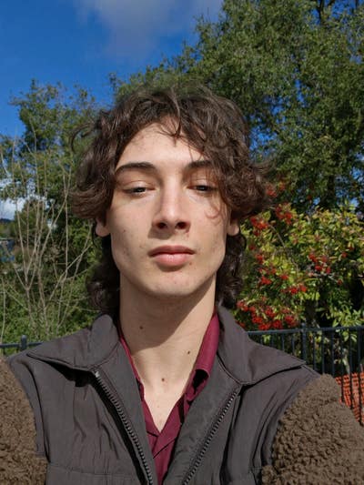 I am looking for a room in Topanga now Main Photo