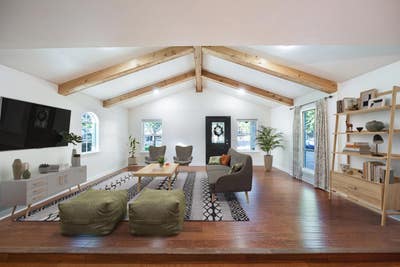 Stunning South Austin home with large fenced backy Main Photo
