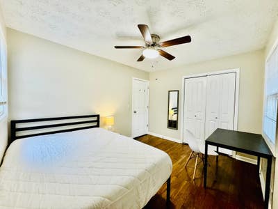 Spacious Room in Cozy Home by Midtown + Airport Main Photo
