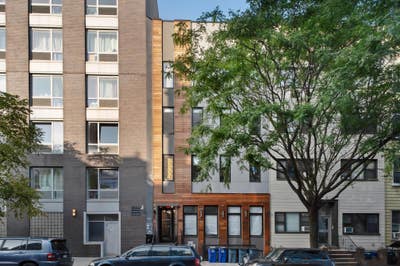 Brooklyn Gem w/ Fully furnished interior! Main Photo