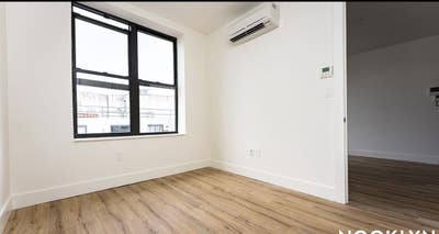 Large Sunny Room in Greenpoint Main Photo