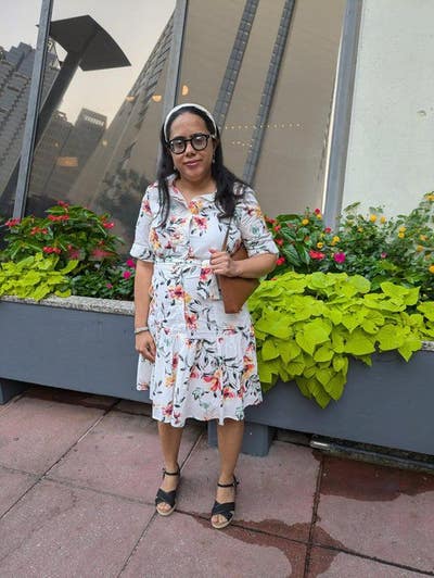 Professional Female seeks a small or large room Main Photo