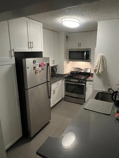 Looking for Roommate  Main Photo