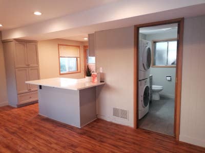Full of light Private 1 BR apartment  w laundry in Main Photo