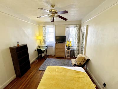 Large Furnished Room Close to Columbia, Med School Main Photo
