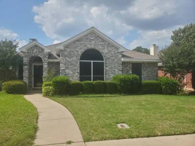 Room / private bathroom  Main Photo