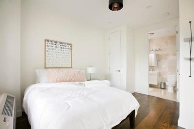 Williamsburg bedroom w bath! Main Photo