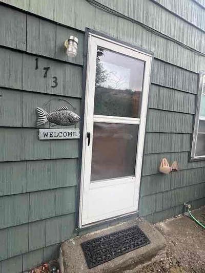 Charming Single Unit in Lakeview | 1 Bed Bath | Av Main Photo