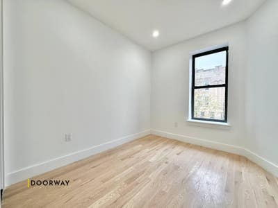 1518 Jefferson3 Bed / 2 Full Bath in Unit Laundry  Main Photo