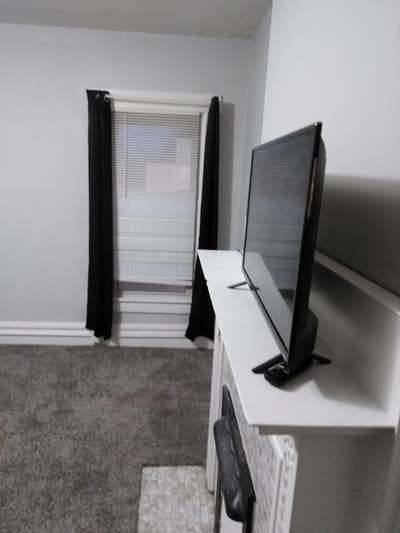 Childrens hospital area king size room  Main Photo