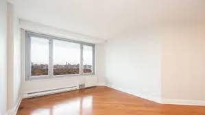 Large near trains, supermarkets, Central Park.    Main Photo