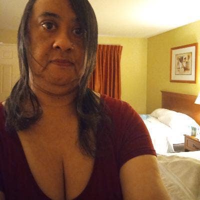 49 year old Female seeks a small or large room Main Photo