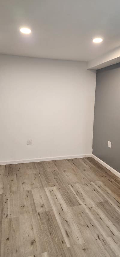 Room for rent in a family house Main Photo