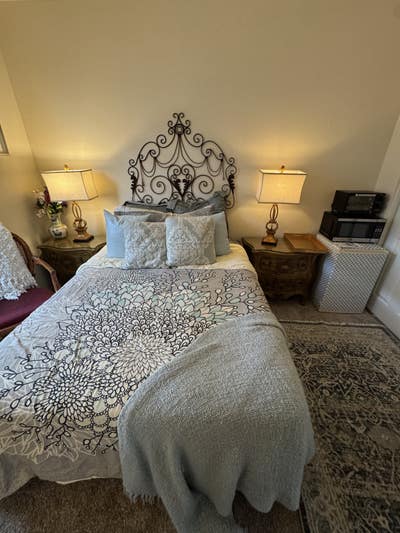 Large Furnished Bedroom Private Bath, Gym, Club Main Photo