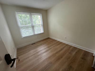 Stunning Room for Rent in Newly Renovated 3bd.5ba Main Photo