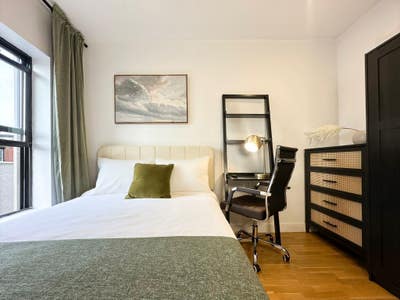 Cozy bedroom in Fort greene w/Laundry in unit- 722 Main Photo