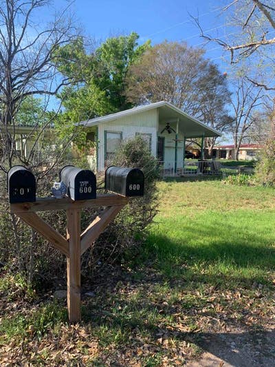 Lakeshore Apartments Unit B Main Photo