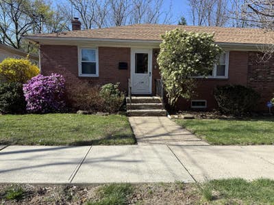 Room Available Main Photo