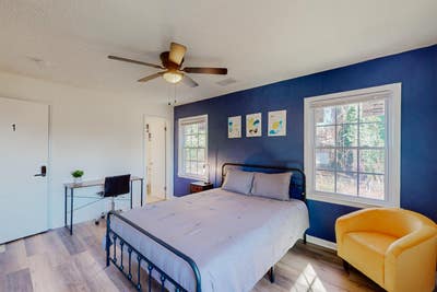 Home Plus Decatur House with Smarttvs Main Photo