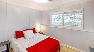  Lovely Updated Home in Quiet Decatur Neighborhood Main Photo