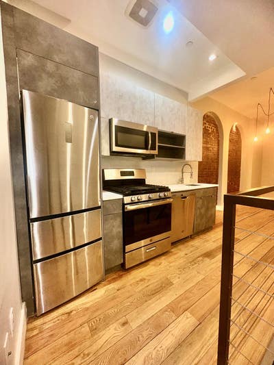 1 Room Left at 856 Greene! Gym, In Unit Laundry! Main Photo