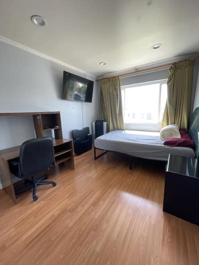 Room for Rent and Bath by CSUN Main Photo