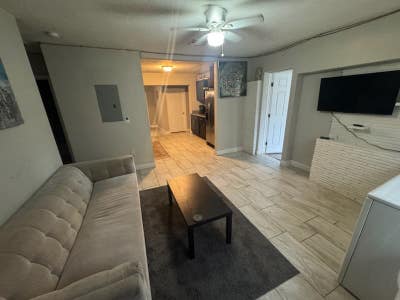 Large Room for Rent in Recently Remodeled Home!!! Main Photo
