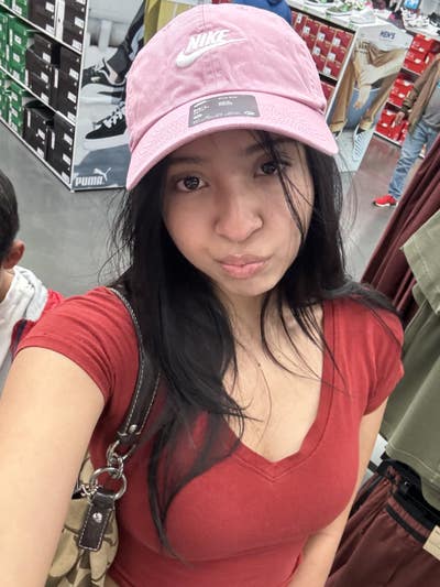 Responsible female looking for room in Orange Main Photo