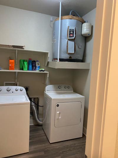1 room for rent  Main Photo