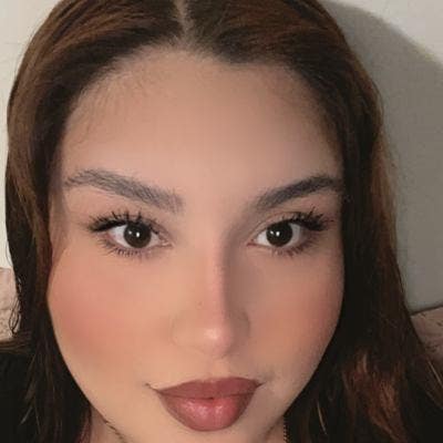 Female 25 looking for a room with females now Main Photo