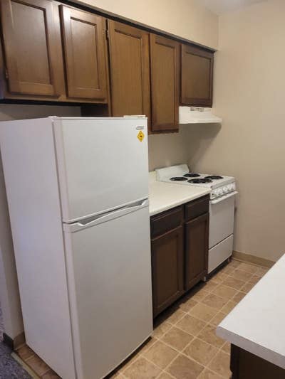 Fantastic 1 BR apartment 2nd floor Main Photo