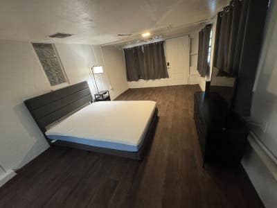 Room for Rent All utilities included! Near Airpor Main Photo
