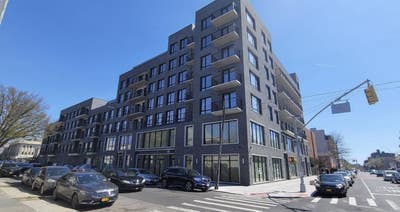 1 Room available in 3 bedroom apartment  Main Photo