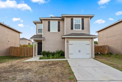 $750 All Bills Included and Furnished! (San Anton Main Photo