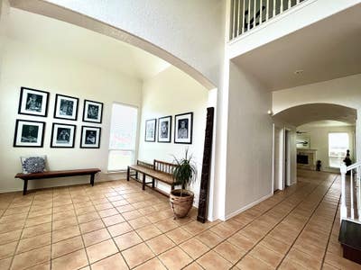 Rooms in upscale Stone Oak neighborhood Main Photo