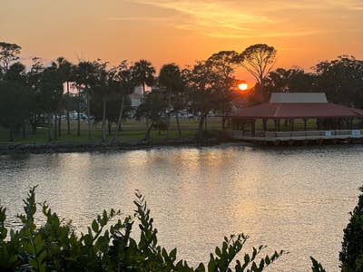 Luxury condo on the Intracoastal waterway Main Photo