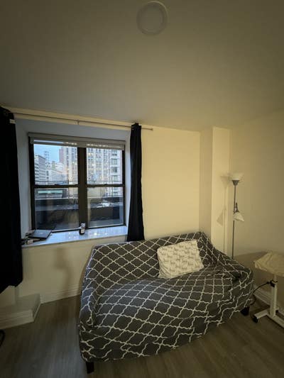 HUGE ROOM, May in Midtown Main Photo