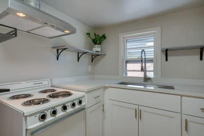 CharmingRenovated 1 Bedroom in Madison Main Photo