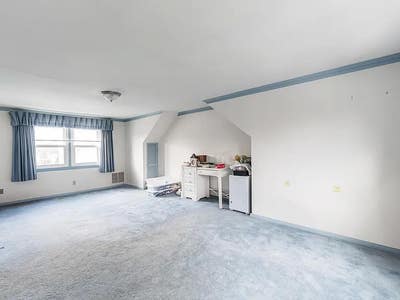 Single home in Wheaton-2 rooms available for rent Main Photo