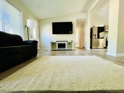 Modern comfort in Florissant fully furnished Main Photo