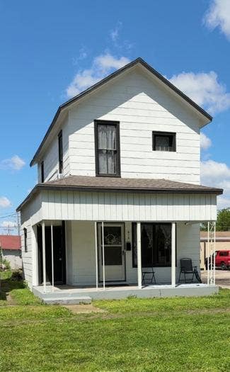 Room for Rent: No Security Deposit! One Room. One Main Photo