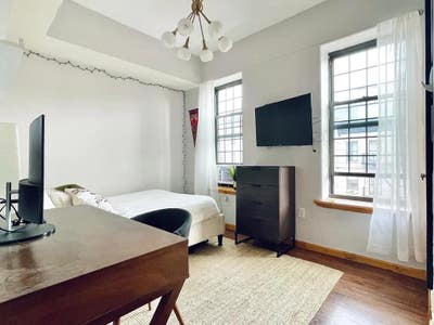 Prospect Park HD TV Room on FranklinÂ AveÂ #74 Main Photo
