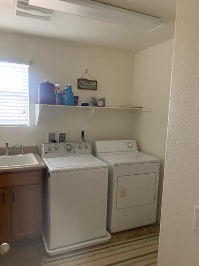 Furnished room for rent Main Photo