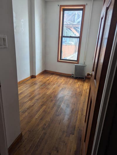 2 rooms in 4b/1.5ba prime Crown Heights location Main Photo
